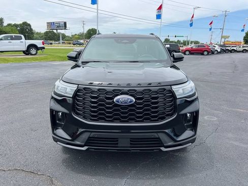 Certified 2025 Ford Explorer ST-Line AWD/4WD image 2