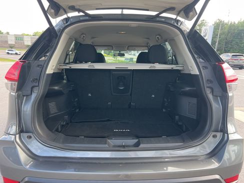 Used 2018 Nissan Rogue SV FWD image 27