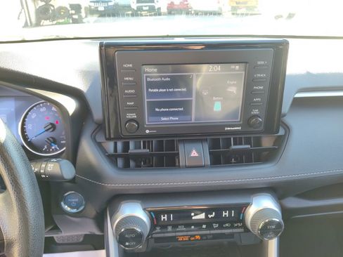 Used 2022 Toyota RAV4 XLE image 25