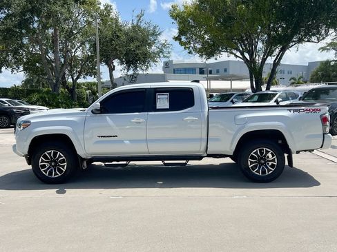 Used 2022 Toyota Tacoma TRD Sport AWD/4WD image 4