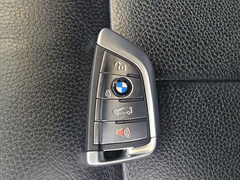 Used 2017 BMW X5 xDrive40e AWD/4WD image 32