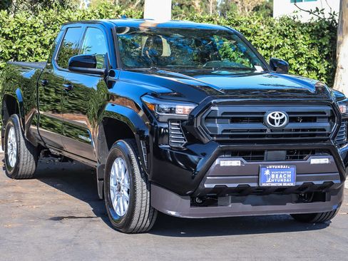Used 2025 Toyota Tacoma SR5 RWD image 3