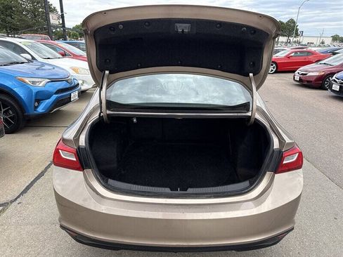 Used 2018 Chevrolet Malibu LT FWD image 21