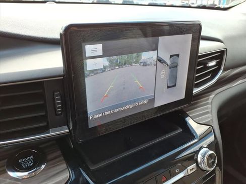Used 2023 Ford Explorer Limited image 23