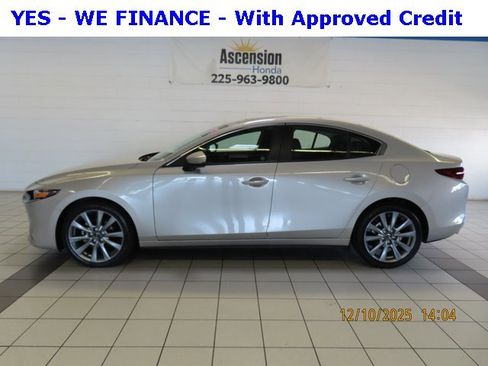Used 2025 MAZDA MAZDA3 s image 3
