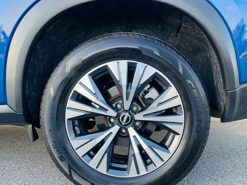 Used 2023 Nissan Rogue SV FWD image 12