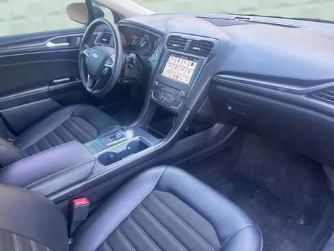 Used 2018 Ford Fusion SE w/ Equipment Group 201A image 14