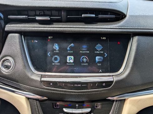 Used 2017 Cadillac XT5 FWD image 26