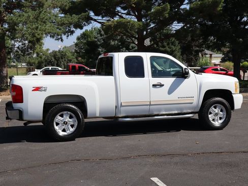 Used 2011 Chevrolet Silverado 1500 LT w/ All-Star Edition AWD/4WD image 4