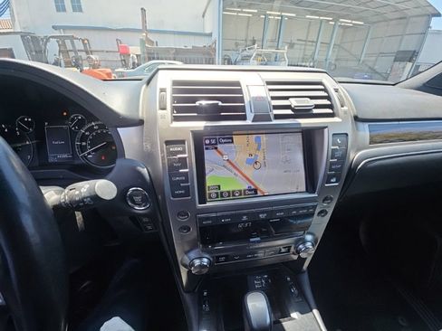 Used 2021 Lexus GX 460 Luxury w/ Sport Design Package AWD/4WD image 20
