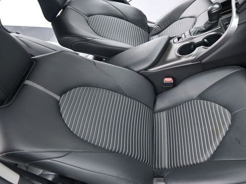 Used 2023 Toyota Camry SE w/ Audio Upgrade Package image 11