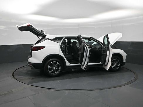 Used 2023 Chevrolet Blazer LT image 35