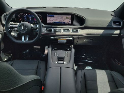 New 2026 Mercedes-Benz GLS 580 4MATIC image 13