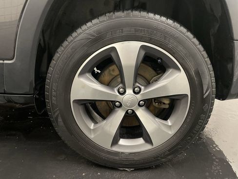 Used 2020 Jeep Cherokee Limited AWD/4WD image 25