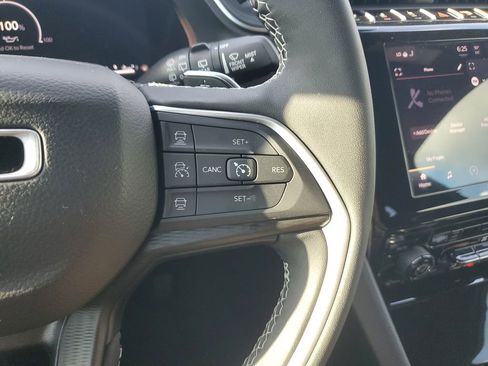 Used 2024 Jeep Grand Cherokee L Altitude AWD/4WD image 21