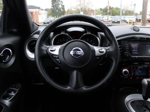 Used 2017 Nissan Juke SV AWD/4WD image 8
