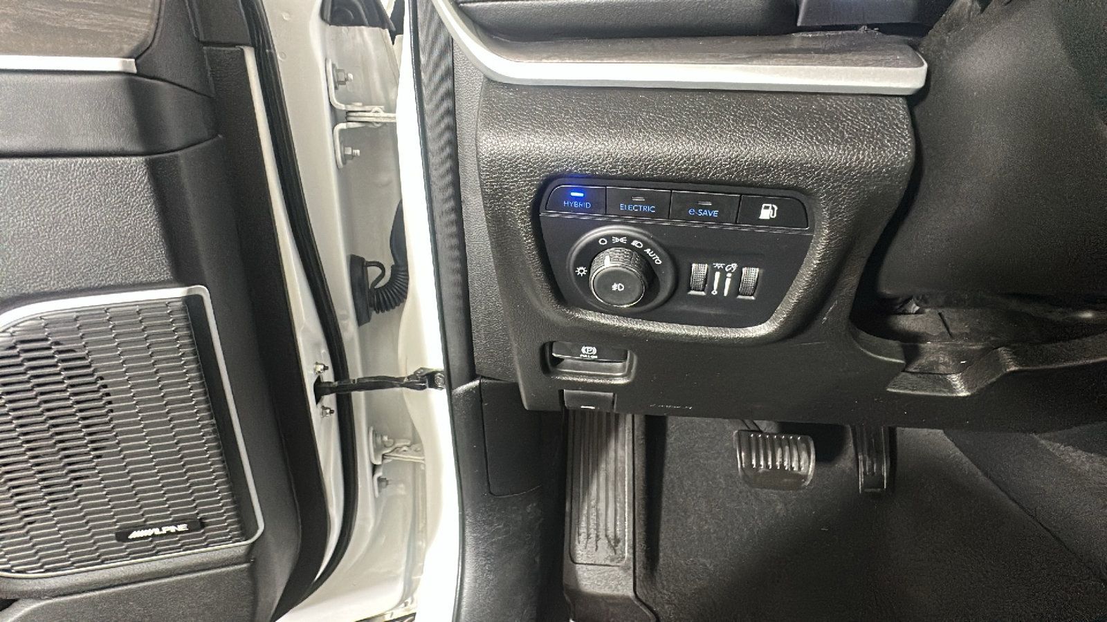 Used 2023 Jeep Grand Cherokee 4WD 4xe image 22