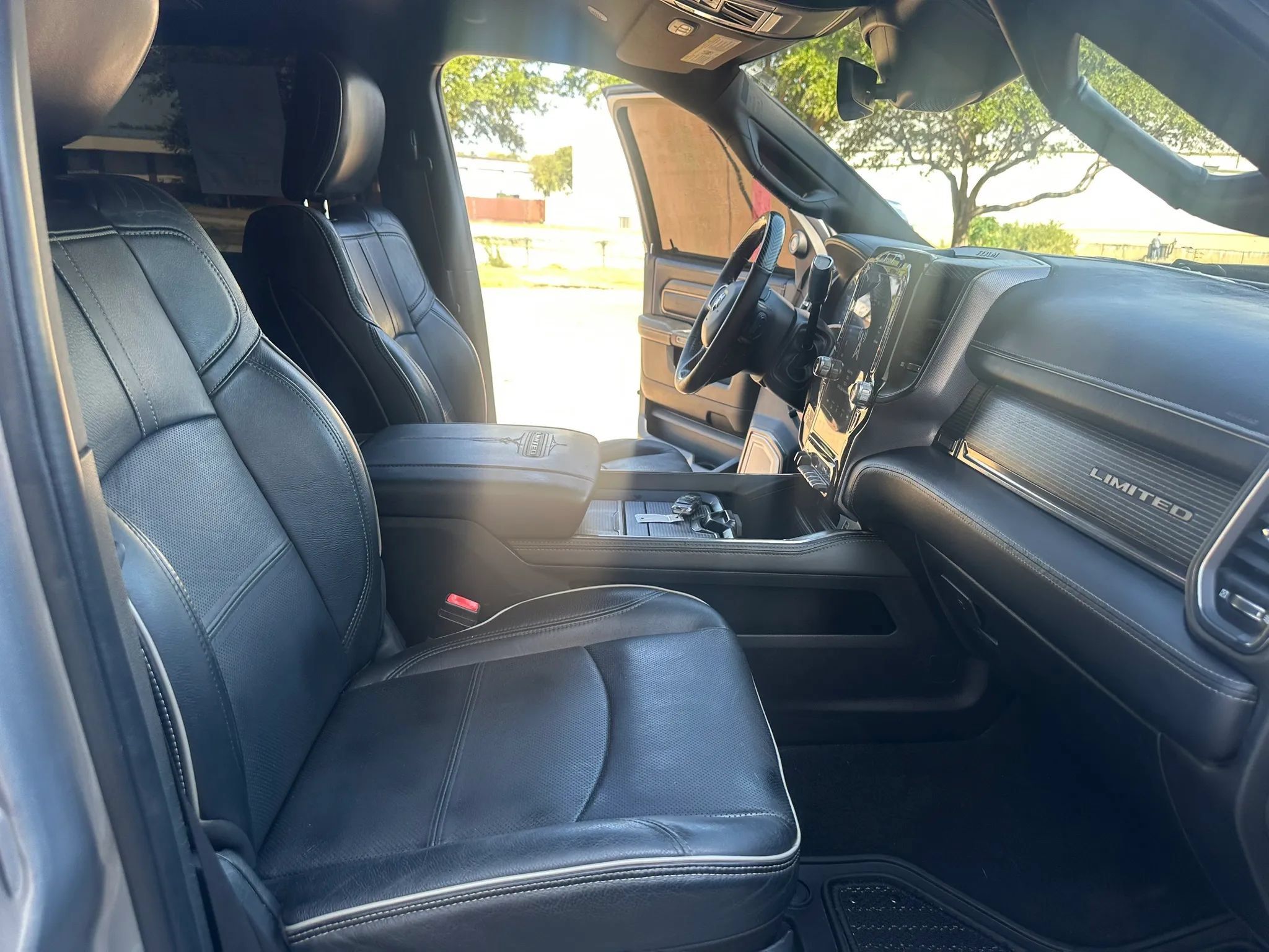 Used 2020 RAM 3500 Limited AWD/4WD image 28