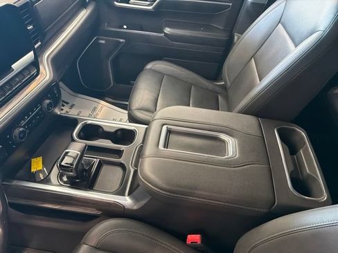 Used 2022 Chevrolet Silverado 1500 LTZ w/ Technology Package AWD/4WD image 16
