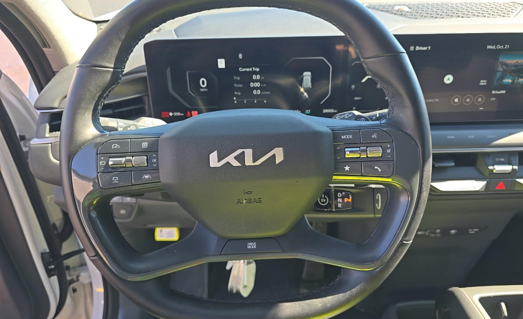 Used 2024 Kia EV9 Light Long Range RWD image 13