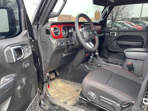 Used 2023 Jeep Wrangler Rubicon image 5