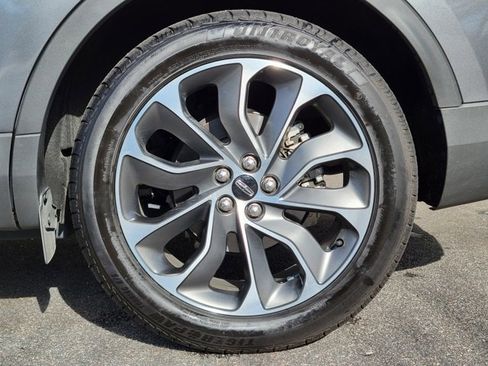 Used 2022 Lincoln Nautilus Reserve image 16