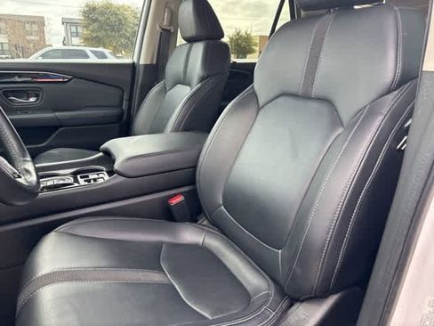 Used 2023 Honda Pilot Touring image 19