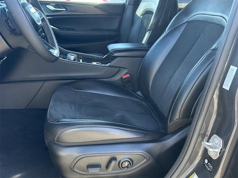 Used 2024 Jeep Grand Cherokee L Laredo image 13