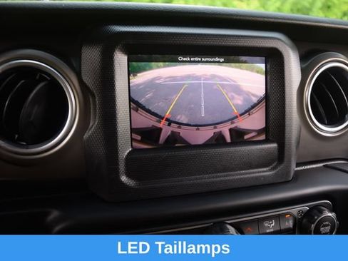 Used 2018 Jeep Wrangler Unlimited Rubicon w/ LED Lighting Group AWD/4WD image 10