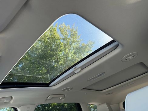 Used 2023 Buick Enclave Avenir w/ Avenir Technology Package image 48