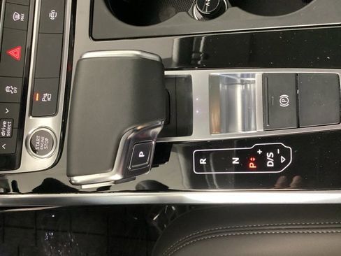 Certified 2025 Audi Q7 3.0T Premium w/ Convenience Package image 27