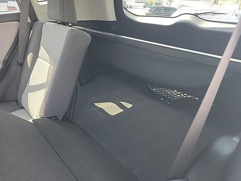 Used 2014 Toyota RAV4 LE image 18