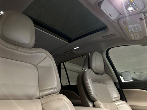 Used 2020 Lincoln Aviator Reserve w/ Equipment Group 202A image 18