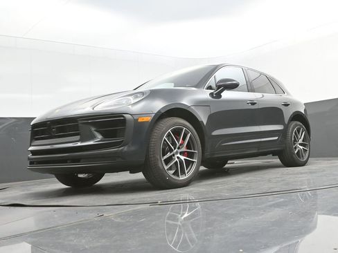 New 2026 Porsche Macan S AWD/4WD image 30