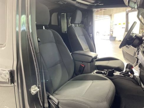 Used 2023 Jeep Gladiator Sport AWD/4WD image 29