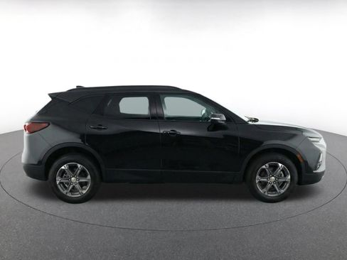 Used 2025 Chevrolet Blazer LT FWD image 8