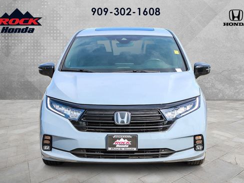 Used 2023 Honda Odyssey Sport image 2