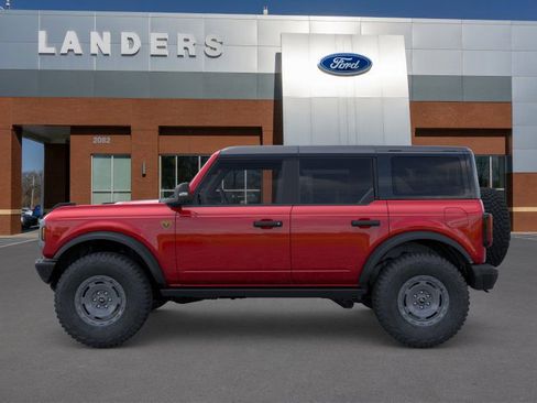 New 2025 Ford Bronco Badlands image 3