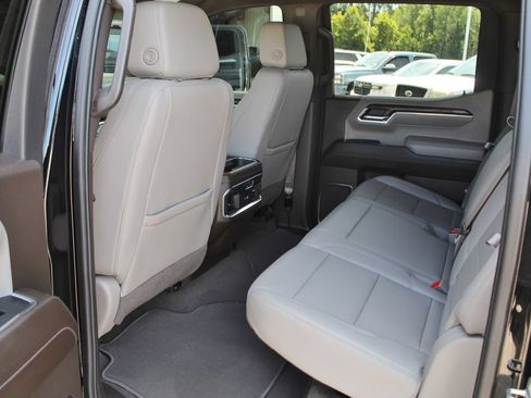 Used 2024 GMC Sierra 1500 SLT w/ SLT Premium Plus Package AWD/4WD image 25