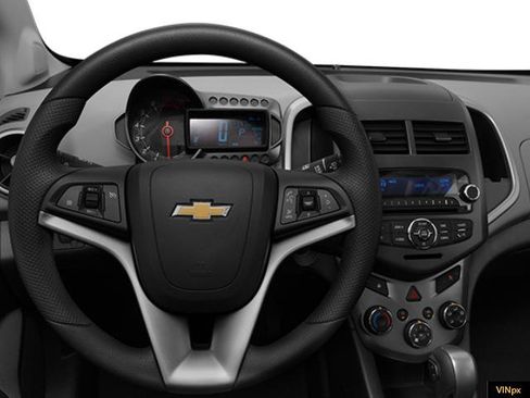 Used 2014 Chevrolet Sonic LT image 7