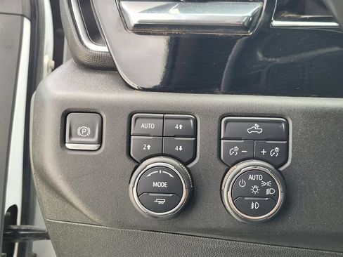 Used 2024 Chevrolet Silverado 2500 LT w/ Convenience Package AWD/4WD image 28