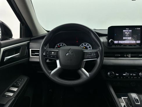 Used 2022 Mitsubishi Outlander ES image 21