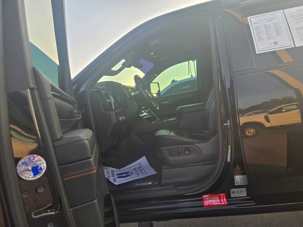 Used 2024 GMC Sierra 2500 AT4 w/ AT4 Premium Plus Package AWD/4WD image 7
