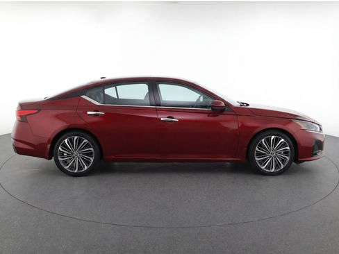 Used 2024 Nissan Altima 2.5 SL AWD/4WD image 11