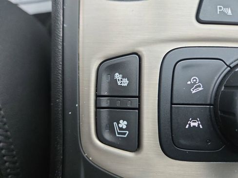 Used 2023 GMC Terrain Denali w/ Denali Premium Package image 29