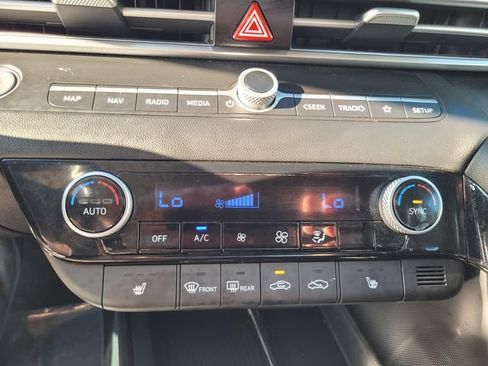 Used 2025 Hyundai Elantra SEL FWD image 25