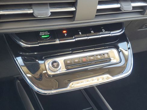 Certified 2023 Lincoln Corsair AWD w/ Equipment Group 101A image 18