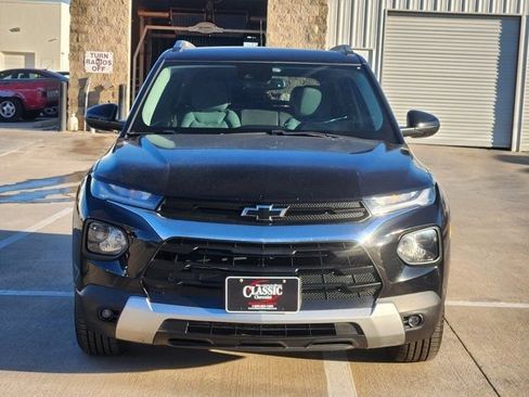 Used 2021 Chevrolet TrailBlazer LT w/ Convenience Package image 11