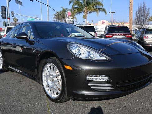Used 2010 Porsche Panamera 4S image 2