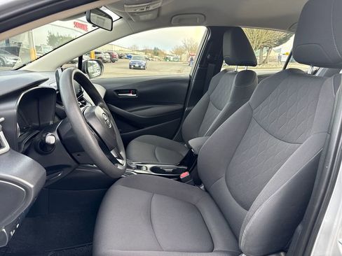 Used 2020 Toyota Corolla LE image 19